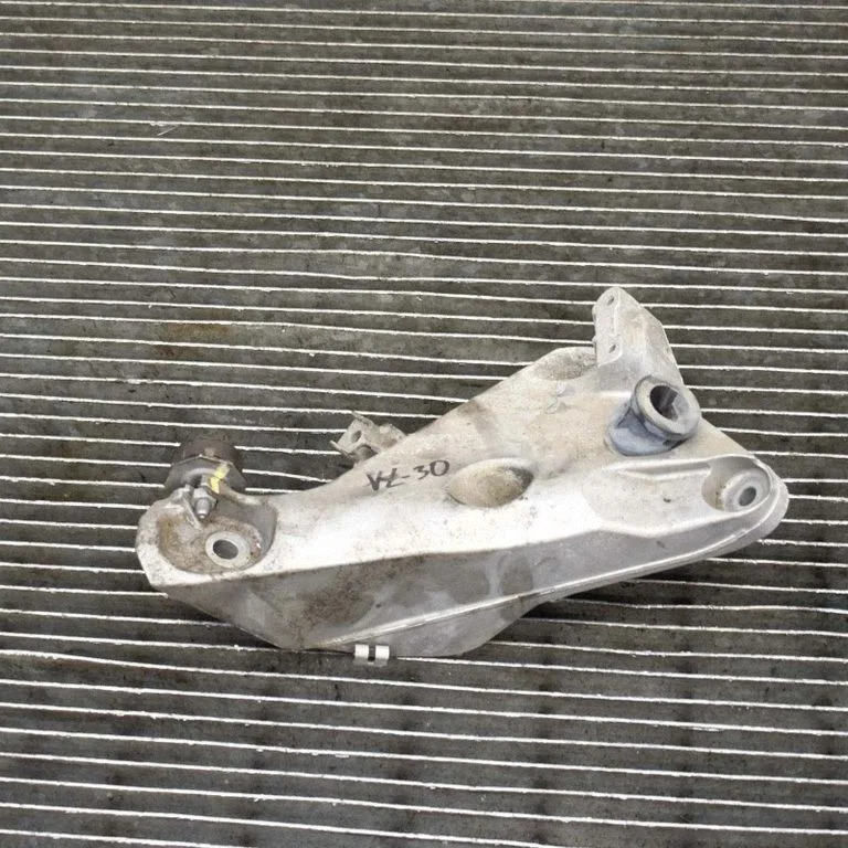 Engine mounting bracket – BMW X5 F15 (2013-2017)