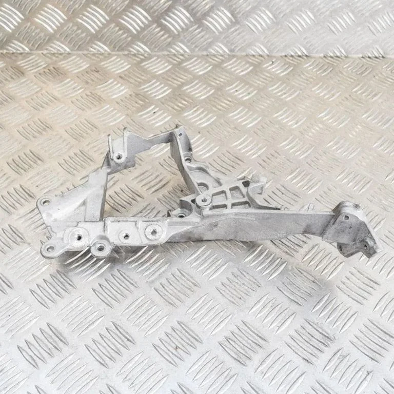 Dzinēja stiprinājuma kronšteins – Land Rover Range Rover Evoque L538 (2011-2018)