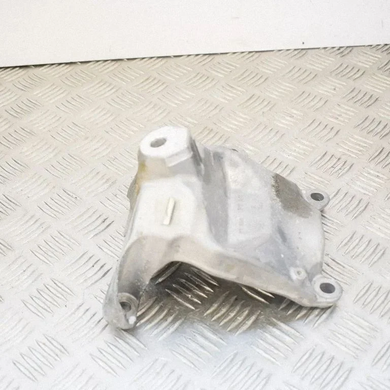 Mootori kinnituskronstein – Audi Q5 SQ5 FY (2017-2025)