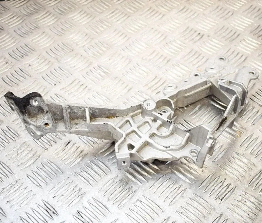 Dzinēja stiprinājuma kronšteins – Land Rover Range Rover Evoque L538 (2011-2018)