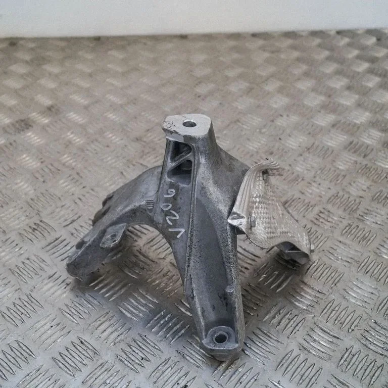 Engine mounting bracket – Audi A6 S6 C7 4G (2011-2018)