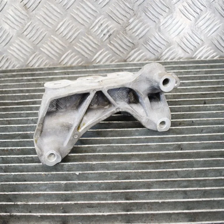 Mootori kinnituskronstein 25947950 – Opel Mokka (2012-2016)