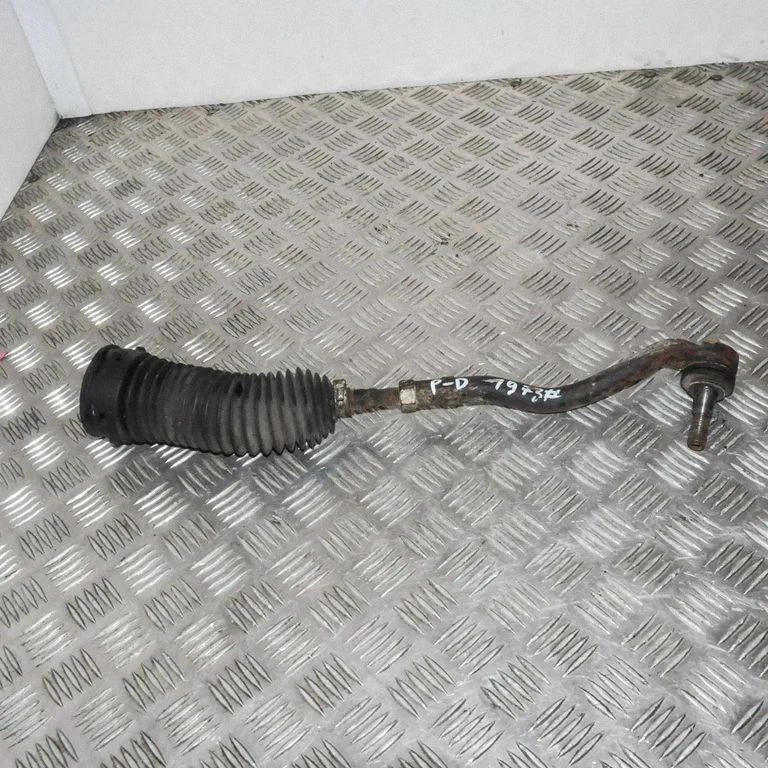 Steering tie rod – right