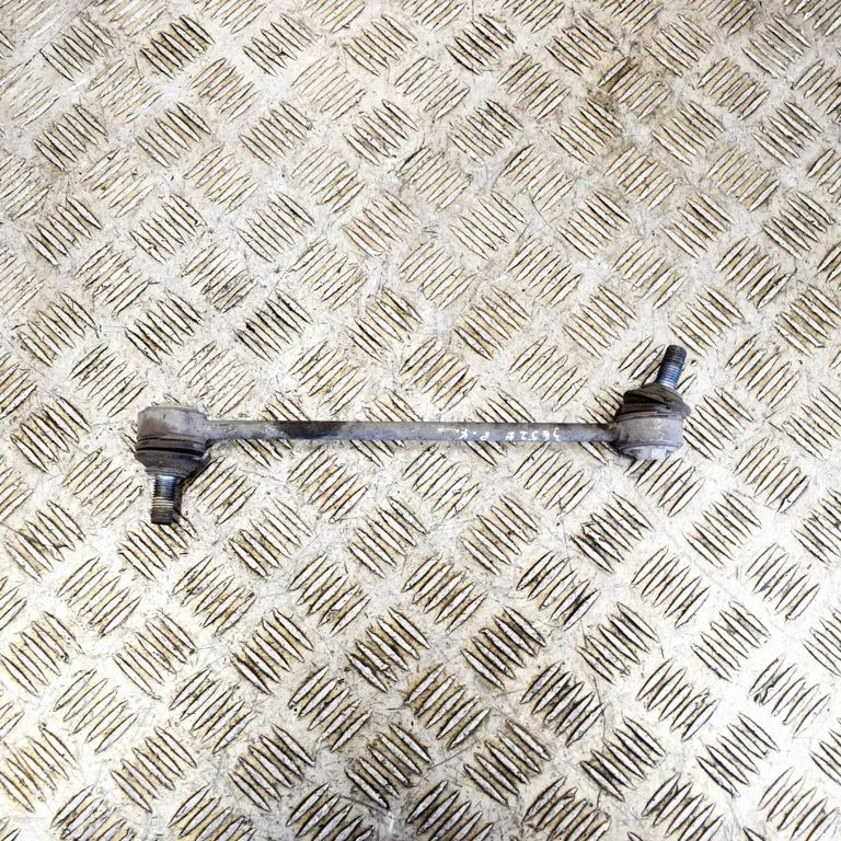 Priekšējā stabilizatora atsaite – kreisā