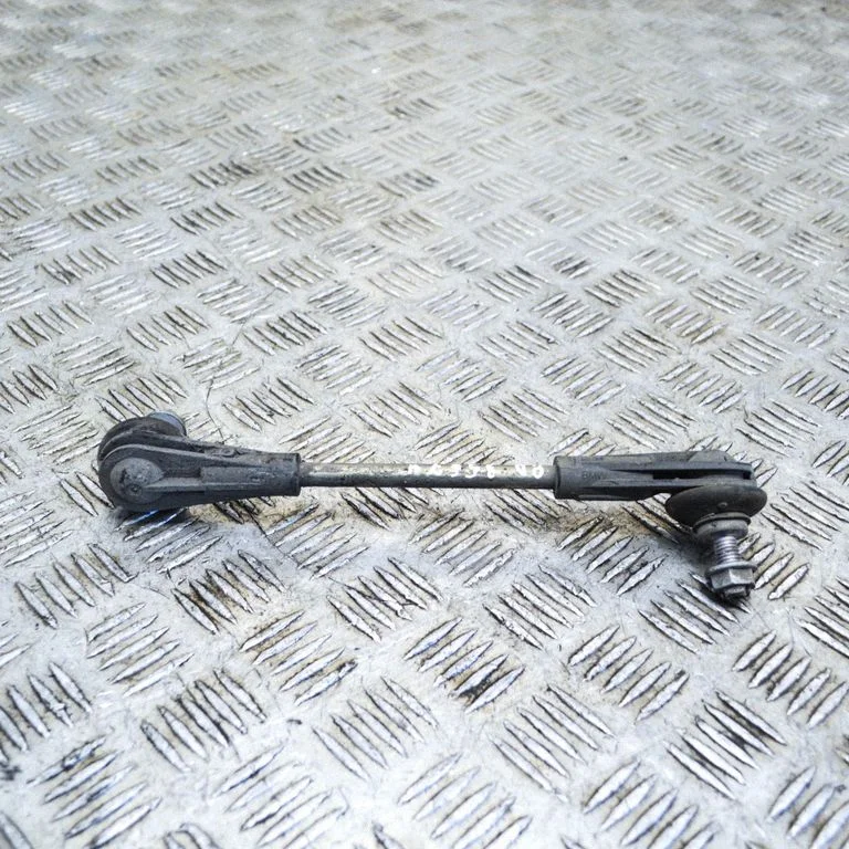 Eesmise stabilisaatori varras (link) – BMW i3 (2013-)