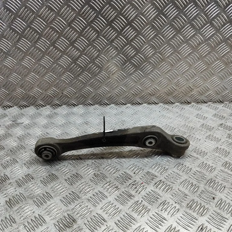 Priekšējā apakšējā svira/svārsts 8K0407156C