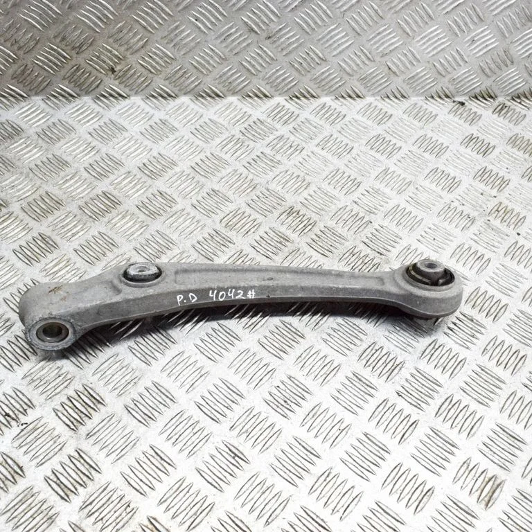 Priekšējā apakšējā svira/svārsts 8K0407156C