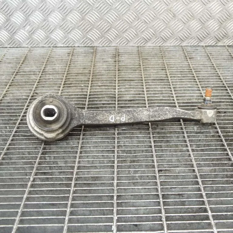 Front lower control arm/wishbone – Mercedes-Benz C-Class AMG W204 (2007-2014)