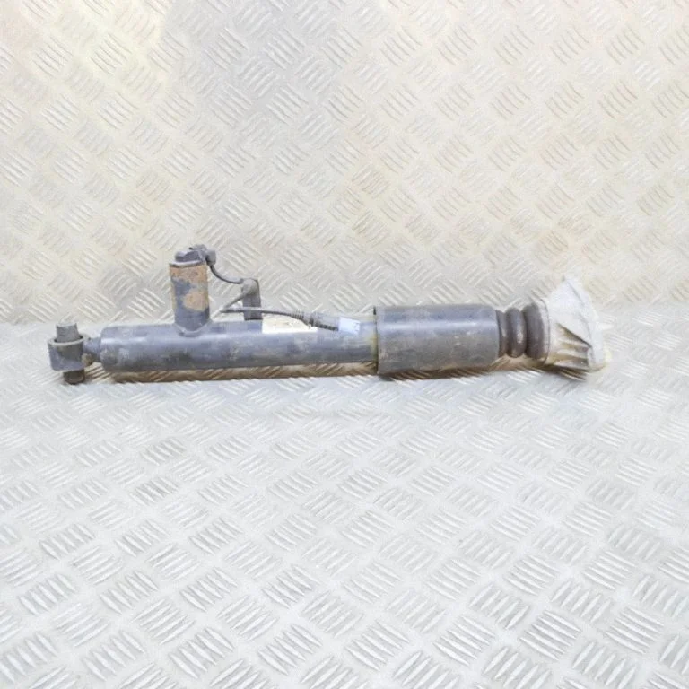 Amortyzator tylny – BMW Seria 4 F32 F33 (2013-2020)