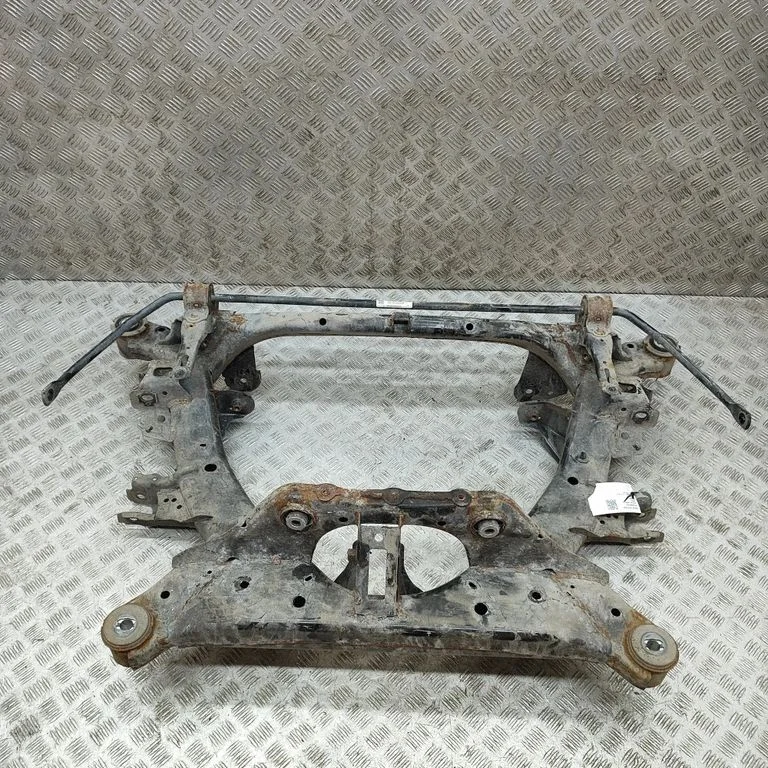 Aizmugurējais apakšrāmis 104457500C