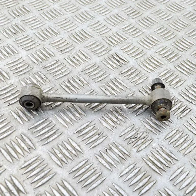 Rear anti-roll bar/stabilizer link – Mercedes-Benz C-Class W205 (2014-2021)