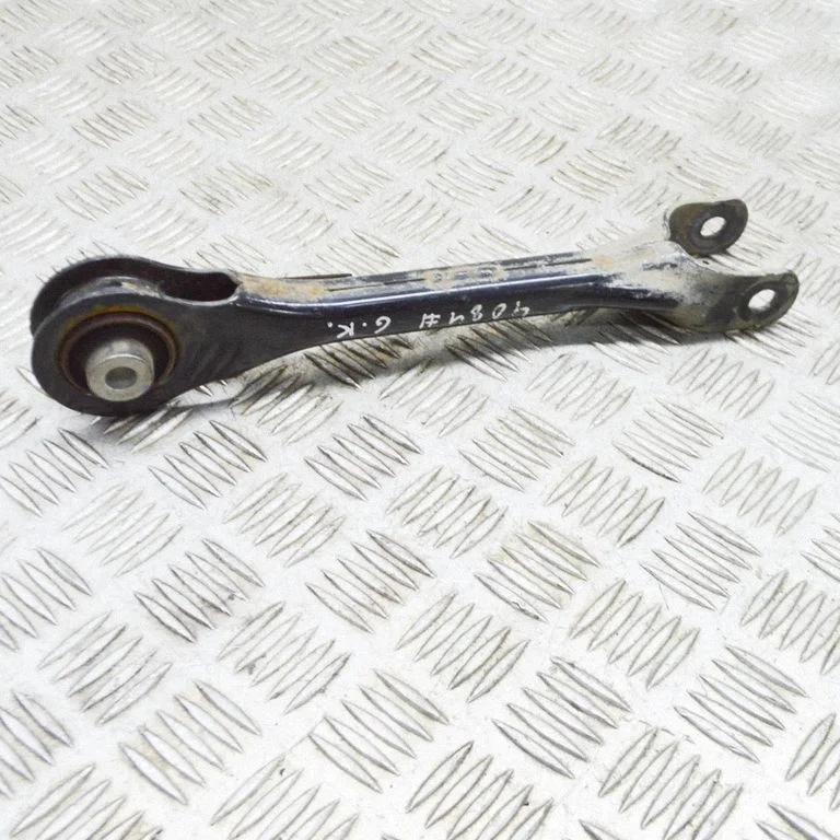 Tagumine ülemine õõtshoob 104442700C