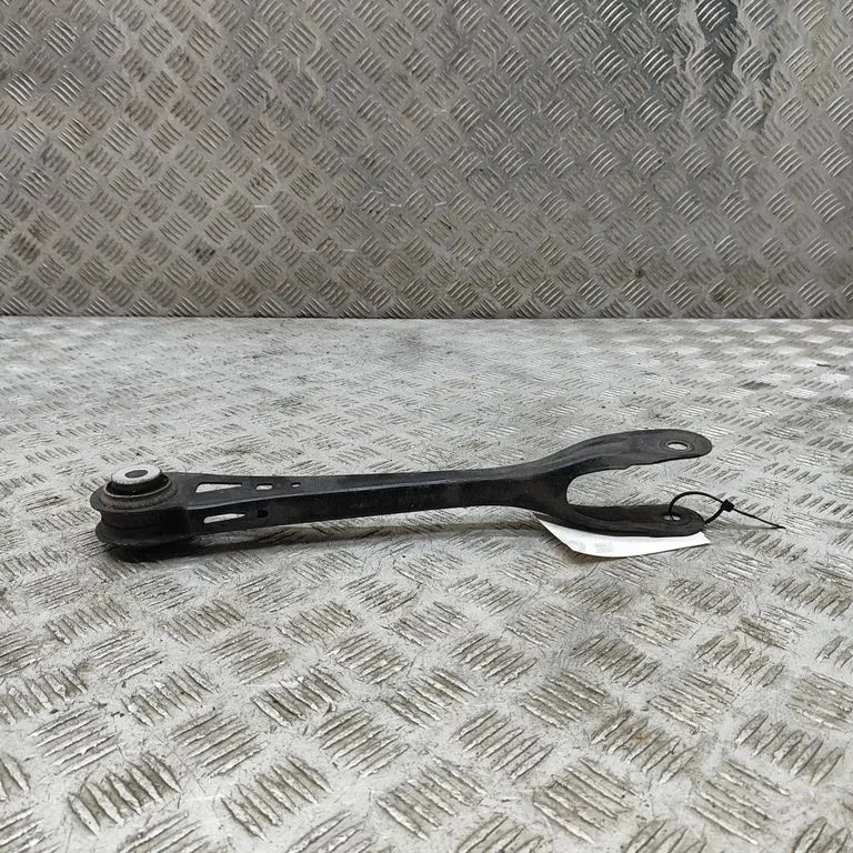 Aizmugurējā svira (dakša) 6861114