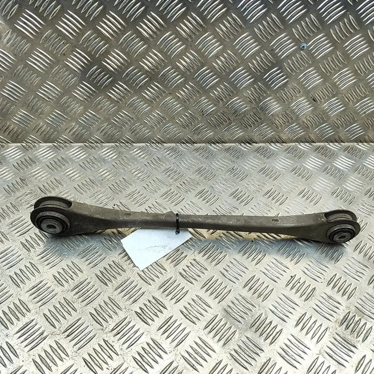 Tagumine ülemine õõtshoob 4M0501531Q – Audi Q7 4M (2015-)