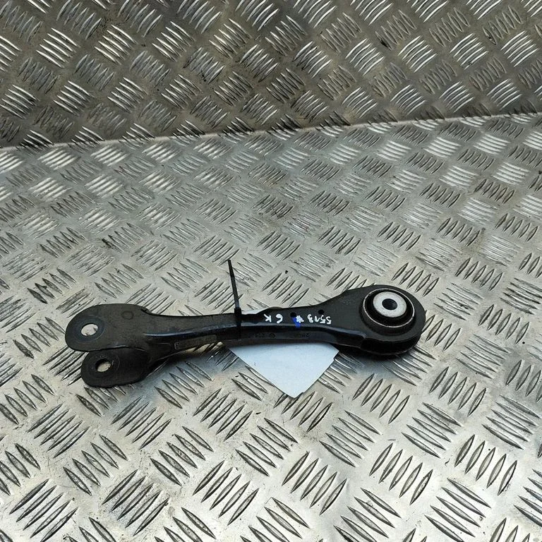 Tagumine ülemine õõtshoob A2063501600