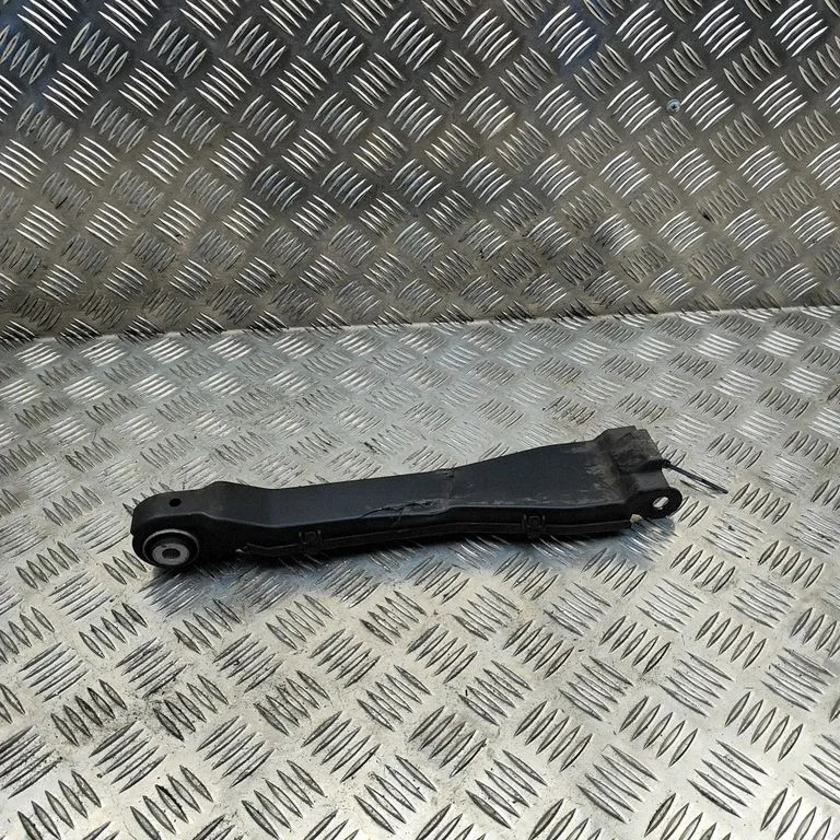 Tagumine ülemine õõtshoob A2063501700