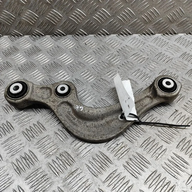 Aizmugurējā svira (dakša) 4M0505361G