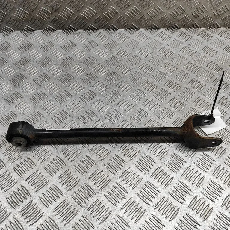 Aizmugurējā svira (dakša) 104444100F