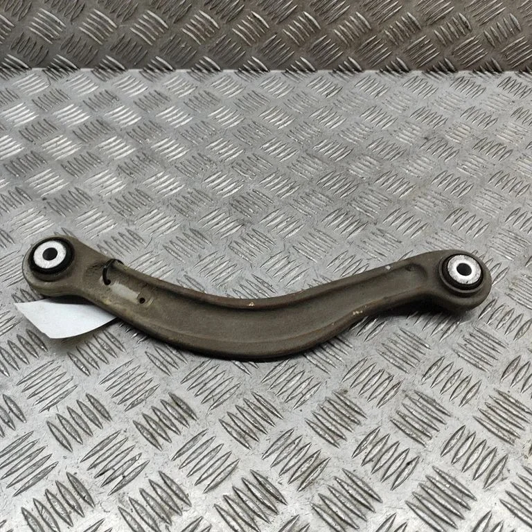 Tagumine ülemine õõtshoob A2053506103