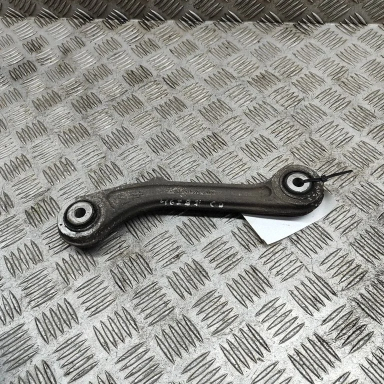 Tagumine ülemine õõtshoob 670007252 – Maserati Ghibli (2013-)