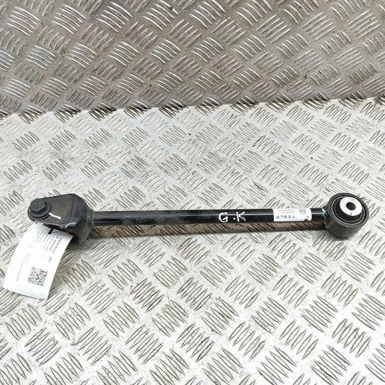 Aizmugurējā svira (dakša) 104444100F