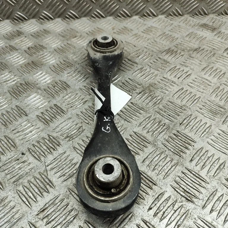 Tagumine ülemine õõtshoob 1EA501529B