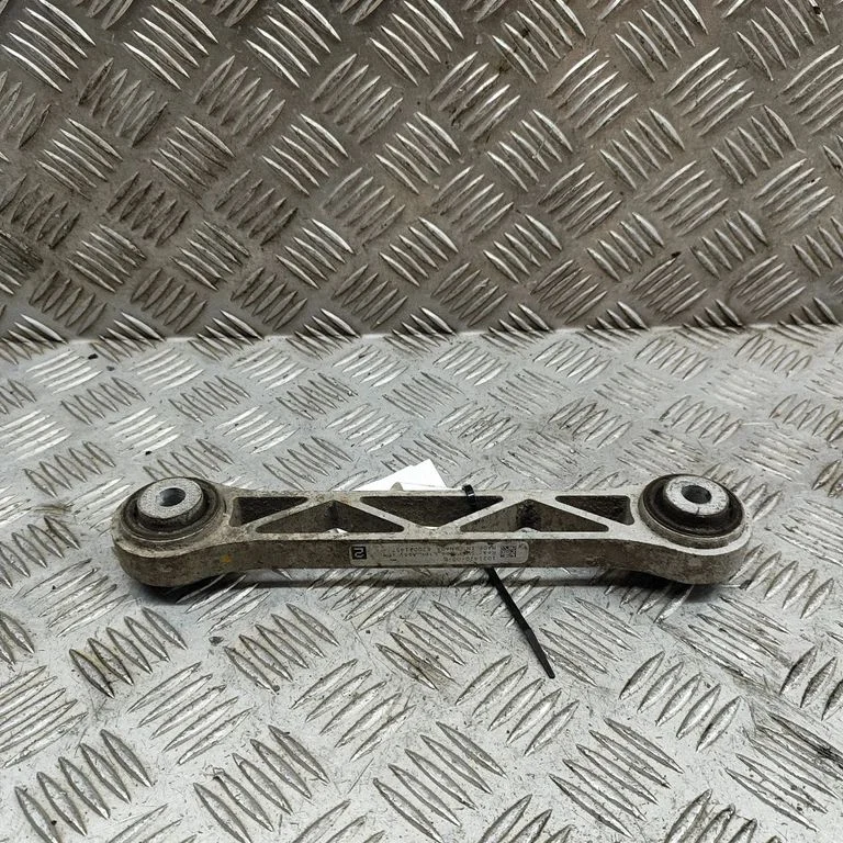 Rear upper control arm/wishbone – Tesla Model S (2012-)