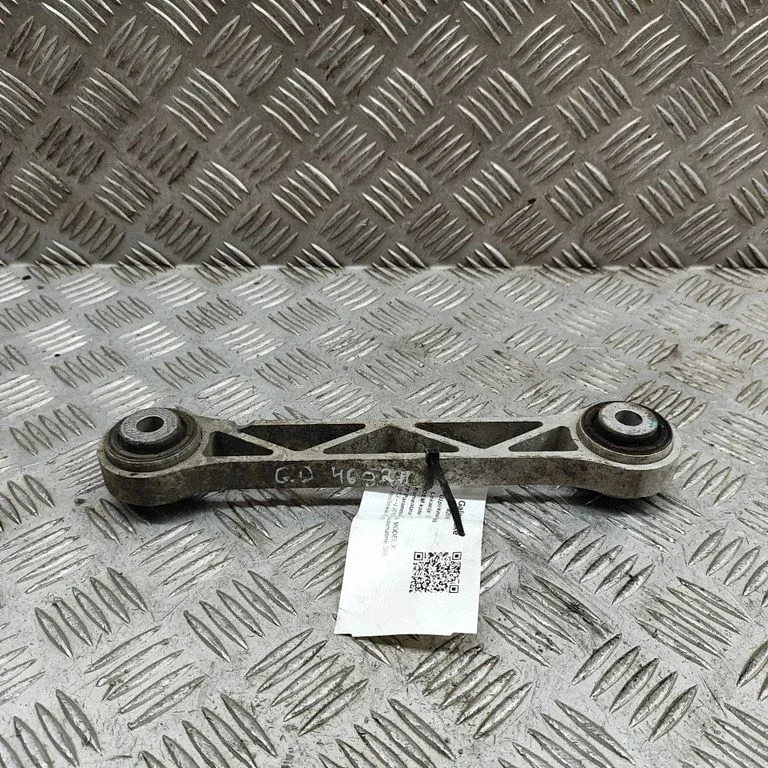 Rear upper control arm/wishbone – Tesla Model S (2012-)