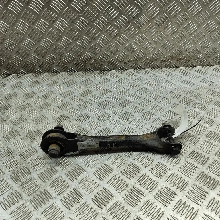 Aizmugurējā svira (dakša) 104442700C