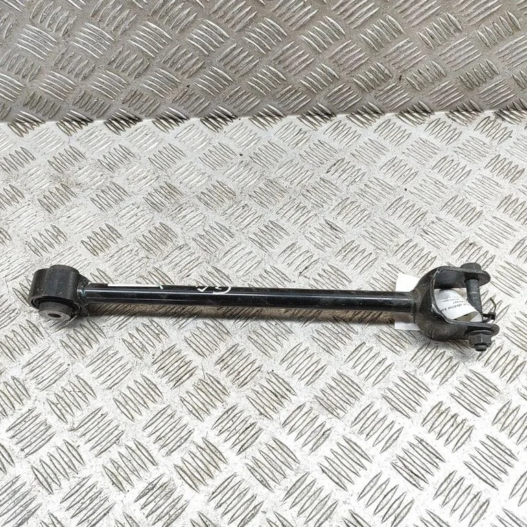 Aizmugurējā svira (dakša) 104444100F