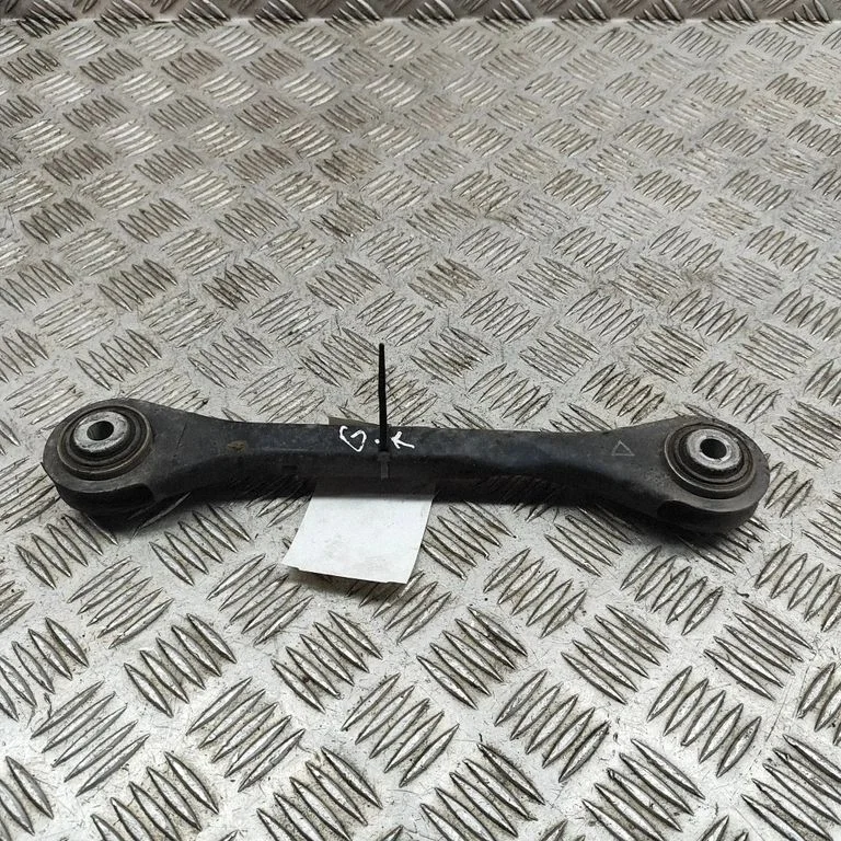 Aizmugurējā svira (dakša) 8K0501529