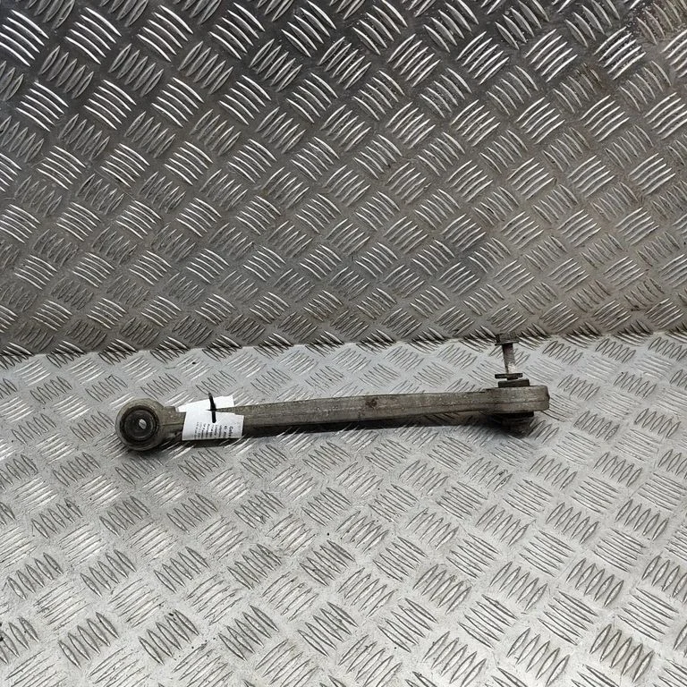 Tagumine ülemine õõtshoob – BMW Series 4 M4 F82 F83 (2014-2020)