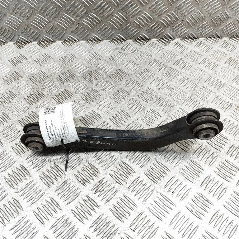 Tagumine ülemine õõtshoob – BMW 3-seeria G20 G21 (2019-)