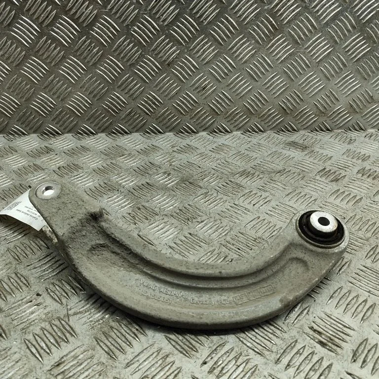 Tagumine ülemine õõtshoob 1EA505351