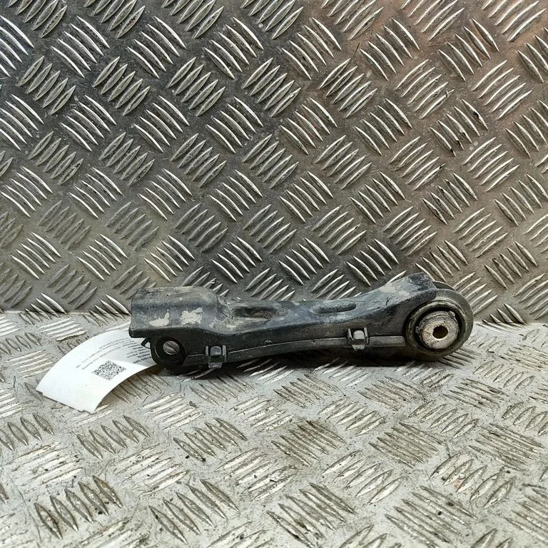 Tagumine ülemine õõtshoob – Mercedes-Benz CLA-klass C117 X117 W117 (2013-2019)