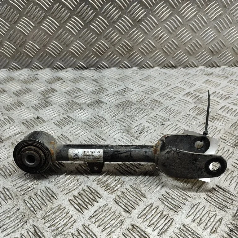 Tagumine ülemine õõtshoob 118842300A