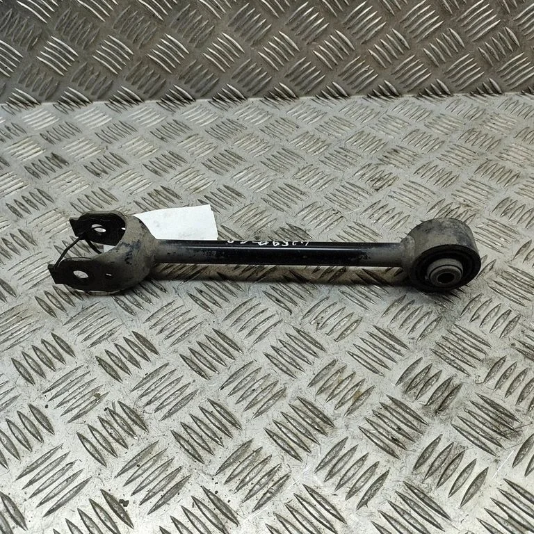 Tagumine ülemine õõtshoob 4871033160 – Lexus ES VII XZ10 (2018-2021)