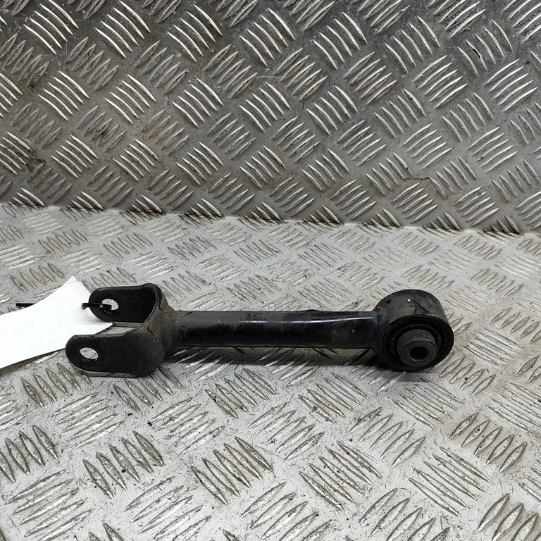Aizmugurējā svira (dakša) 104443100G