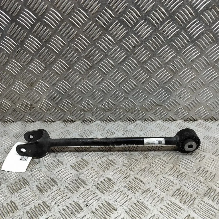 Aizmugurējā svira (dakša) 104444100F