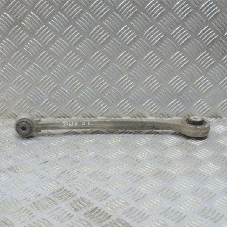 Aizmugurējā svira (dakša) – labā