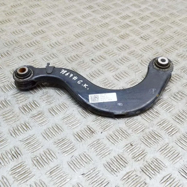 Aizmugurējā svira (dakša) 5Q0505323D