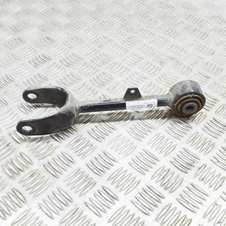 Tagumine ülemine õõtshoob 104442300G