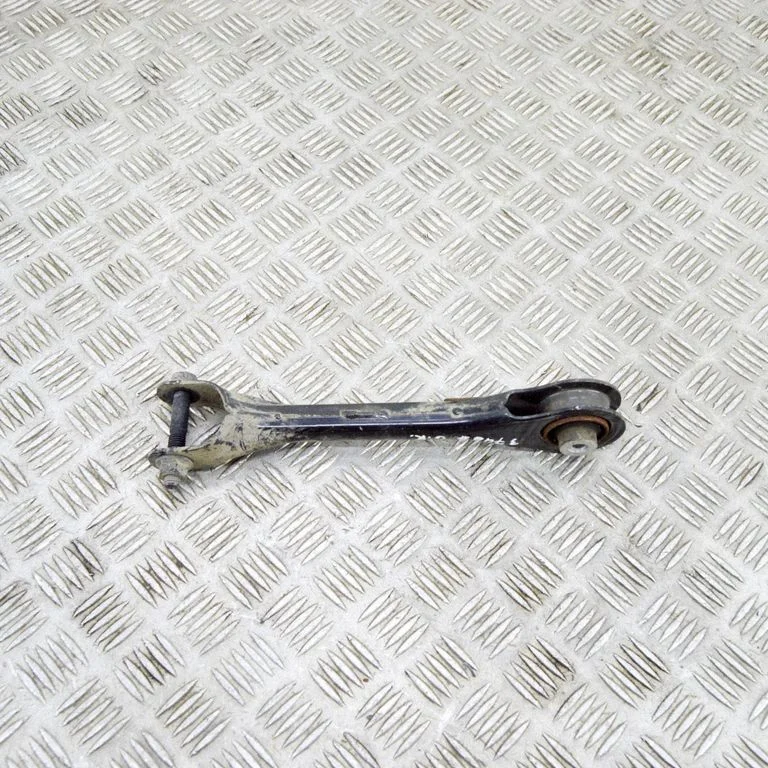 Aizmugurējā svira (dakša) 104442700C