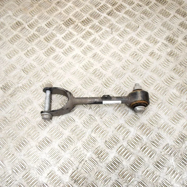 Tagumine ülemine õõtshoob 104442300G