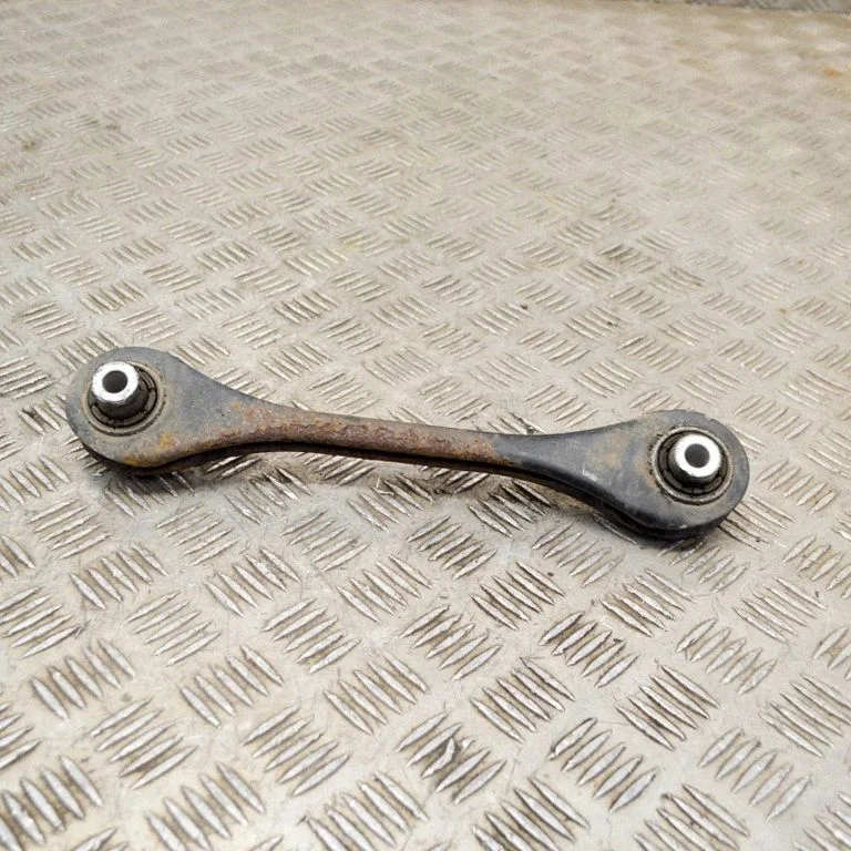 Tagumine ülemine õõtshoob 5Q0501529C