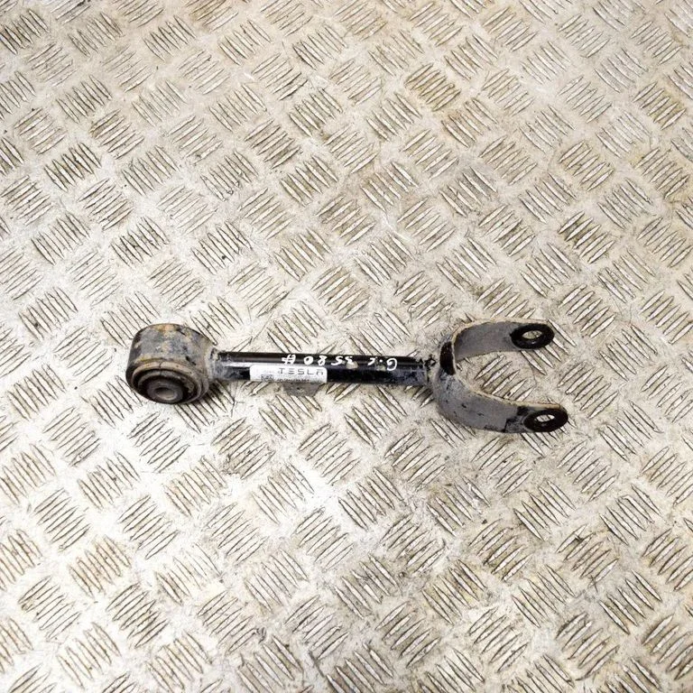 Rear upper control arm/wishbone – Tesla Model S (2012-)