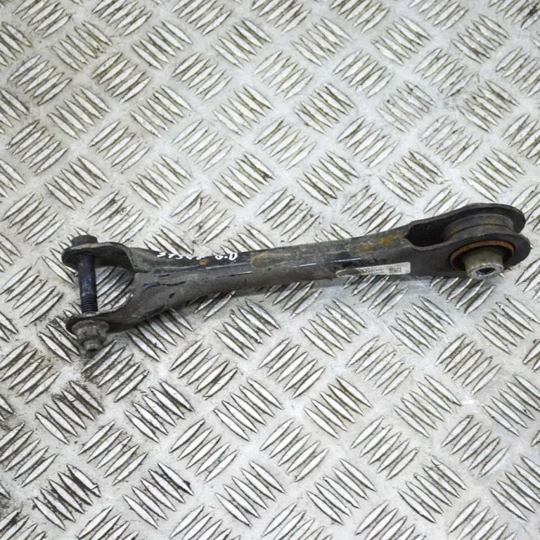 Aizmugurējā svira (dakša) 104442700C