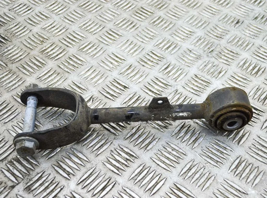 Aizmugurējā svira (dakša) 104442300G