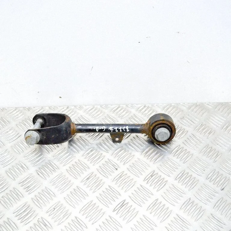 Tagumine ülemine õõtshoob 104442300G