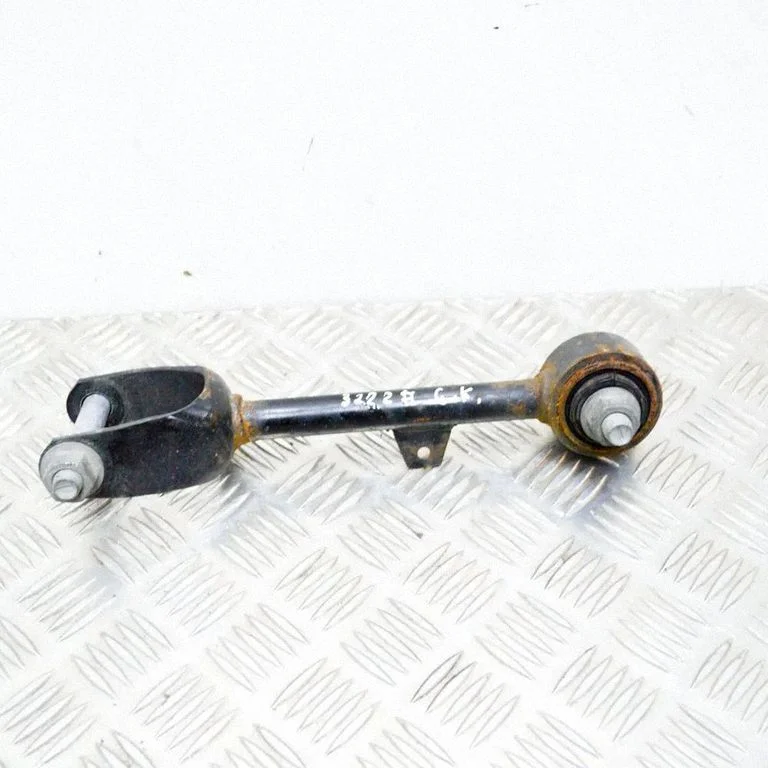 Tagumine ülemine õõtshoob 104442300G